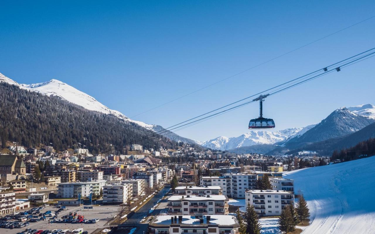 Davoser Huesli By Mountain Davos